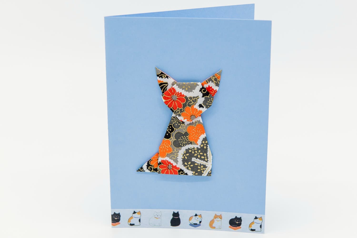 Carte postale chat fleuri