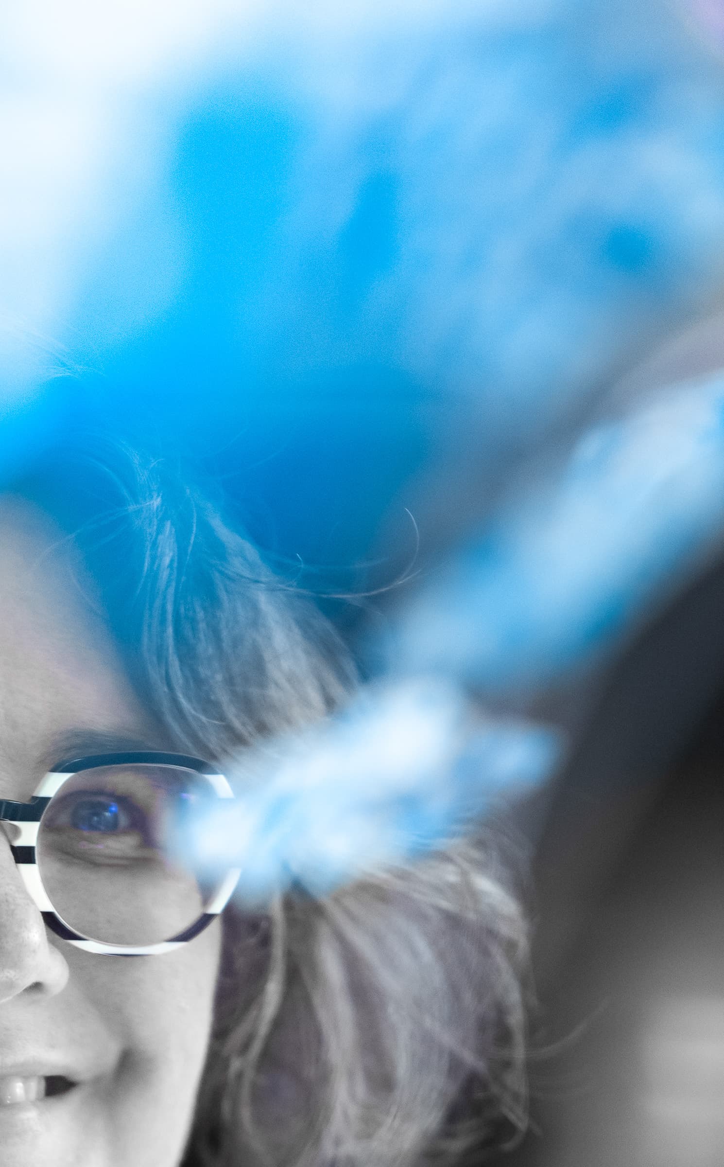 Portrait de Ben, avec un fil de papier washi bleu