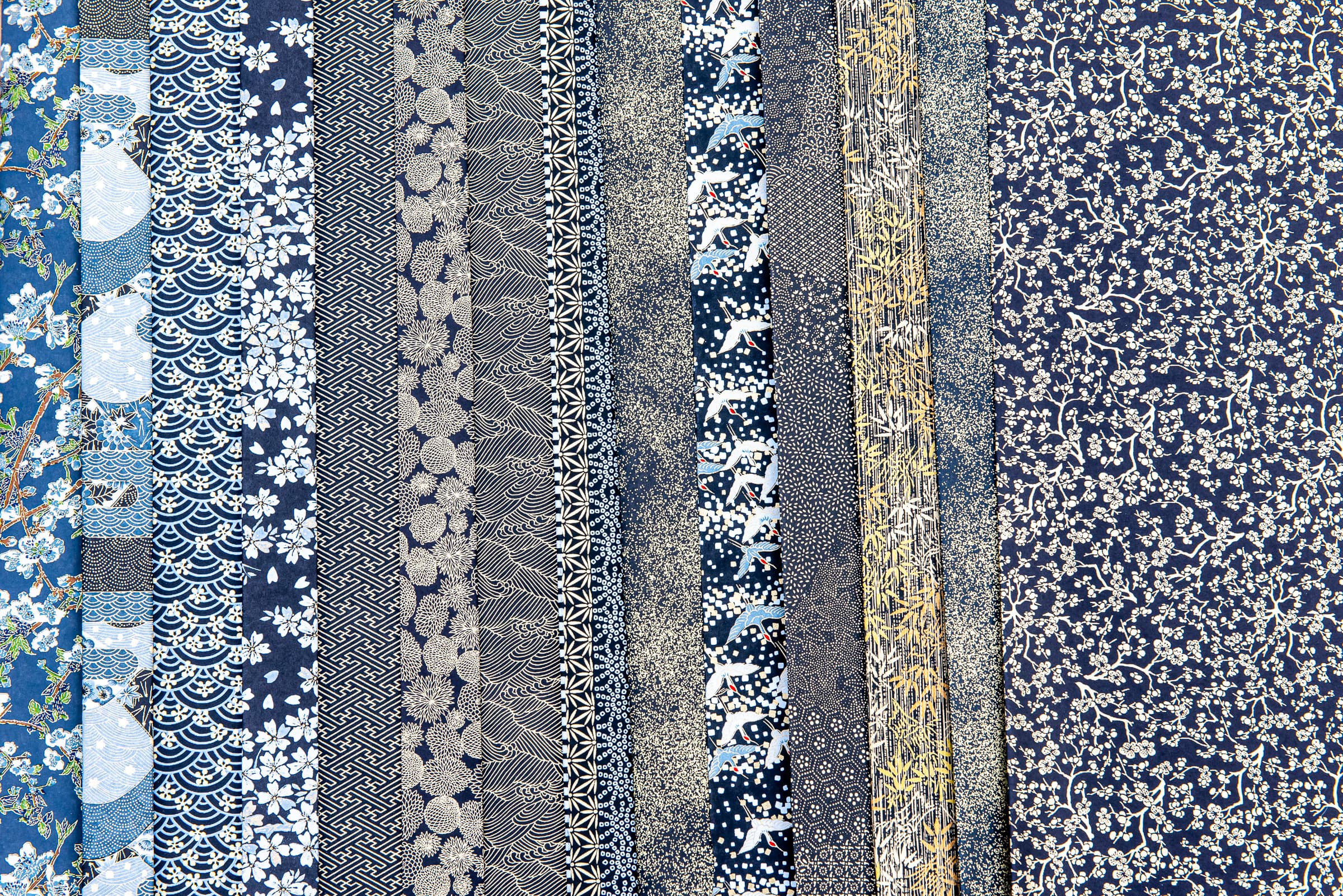 Bandes de papier washi aux motifs bleus et dorés