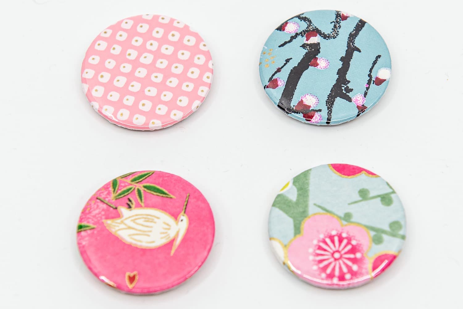 Magnets roses bleus grue