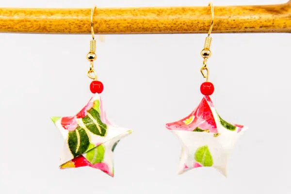 Boucles d’oreilles étoiles fleuries