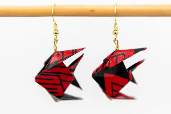 Boucles d’oreilles poissons ( noir et rouge)