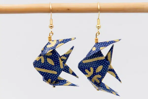 Boucles d’oreilles poissons bleus et or