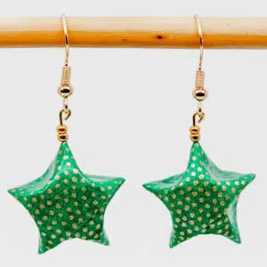 Boucles d’oreilles étoiles vertes à points dorés