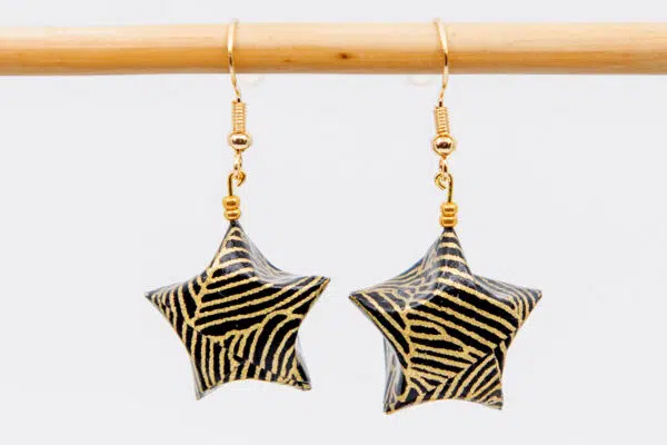 Boucles d’oreilles étoiles noires