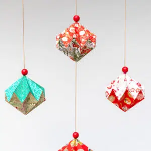 Suspension décorative « Tobi saru »