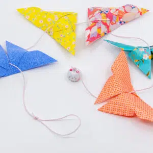 Guirlande de papillons et  grelot