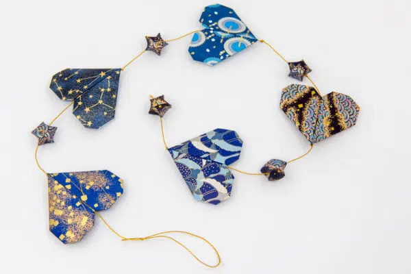 Guirlande de coeurs bleus  «  Kokoro »