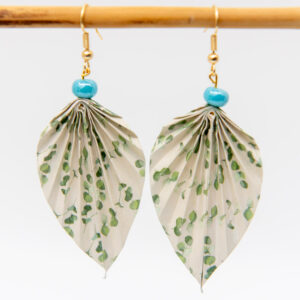Boucles d’oreilles feuilles crème