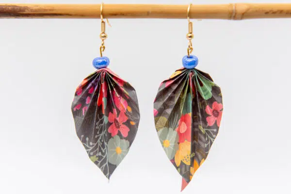 Boucles d’oreilles feuilles à fleurs