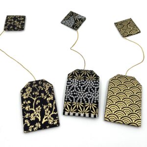 Sachets de thé noir et or