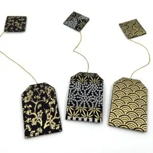 Sachets de thé noir et or